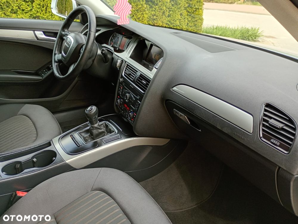 Audi A4 Avant - 16