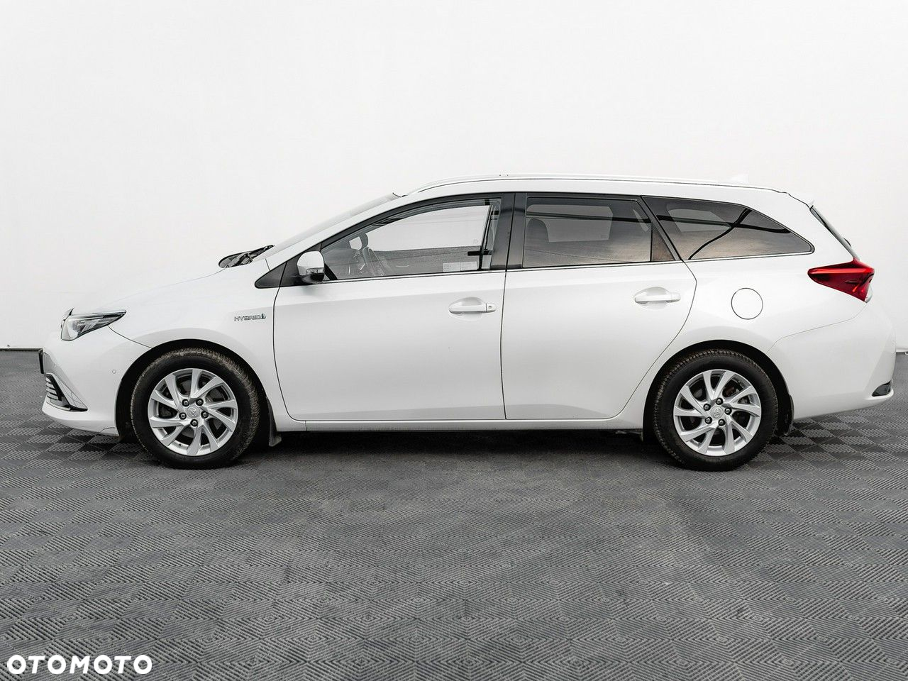 Toyota Auris Hybrid 135 Premium - 10