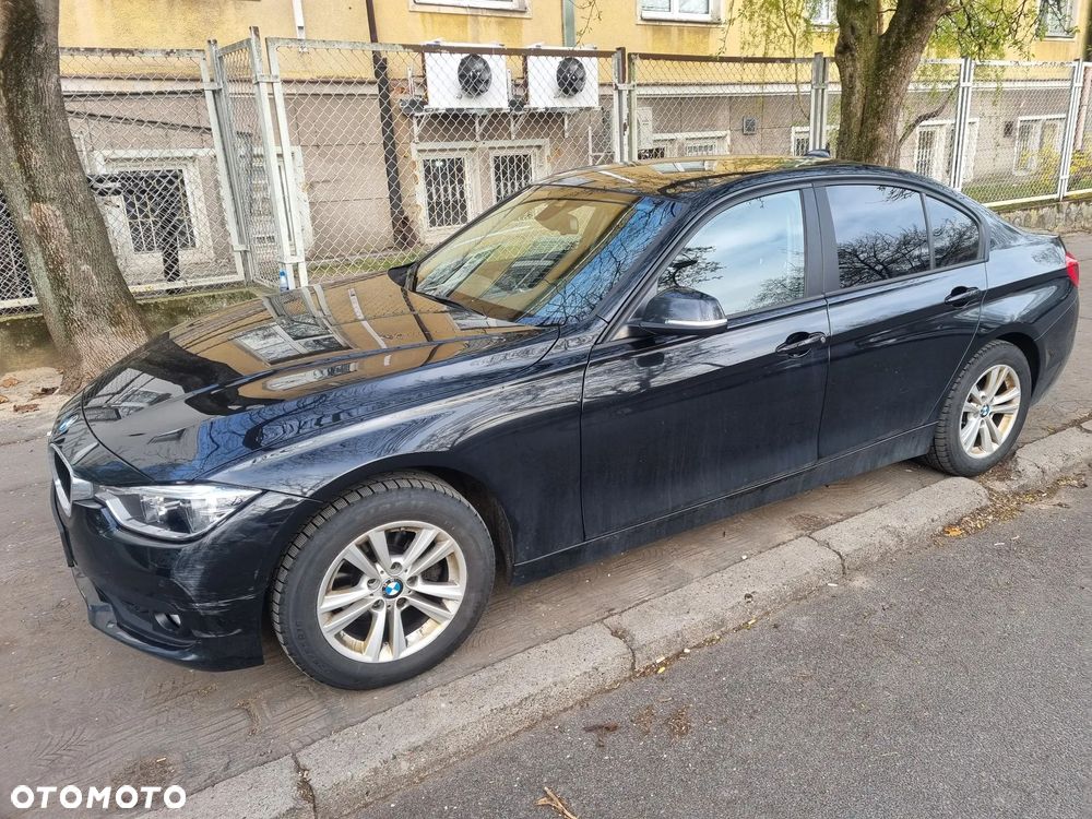 BMW Seria 3 318i - 3