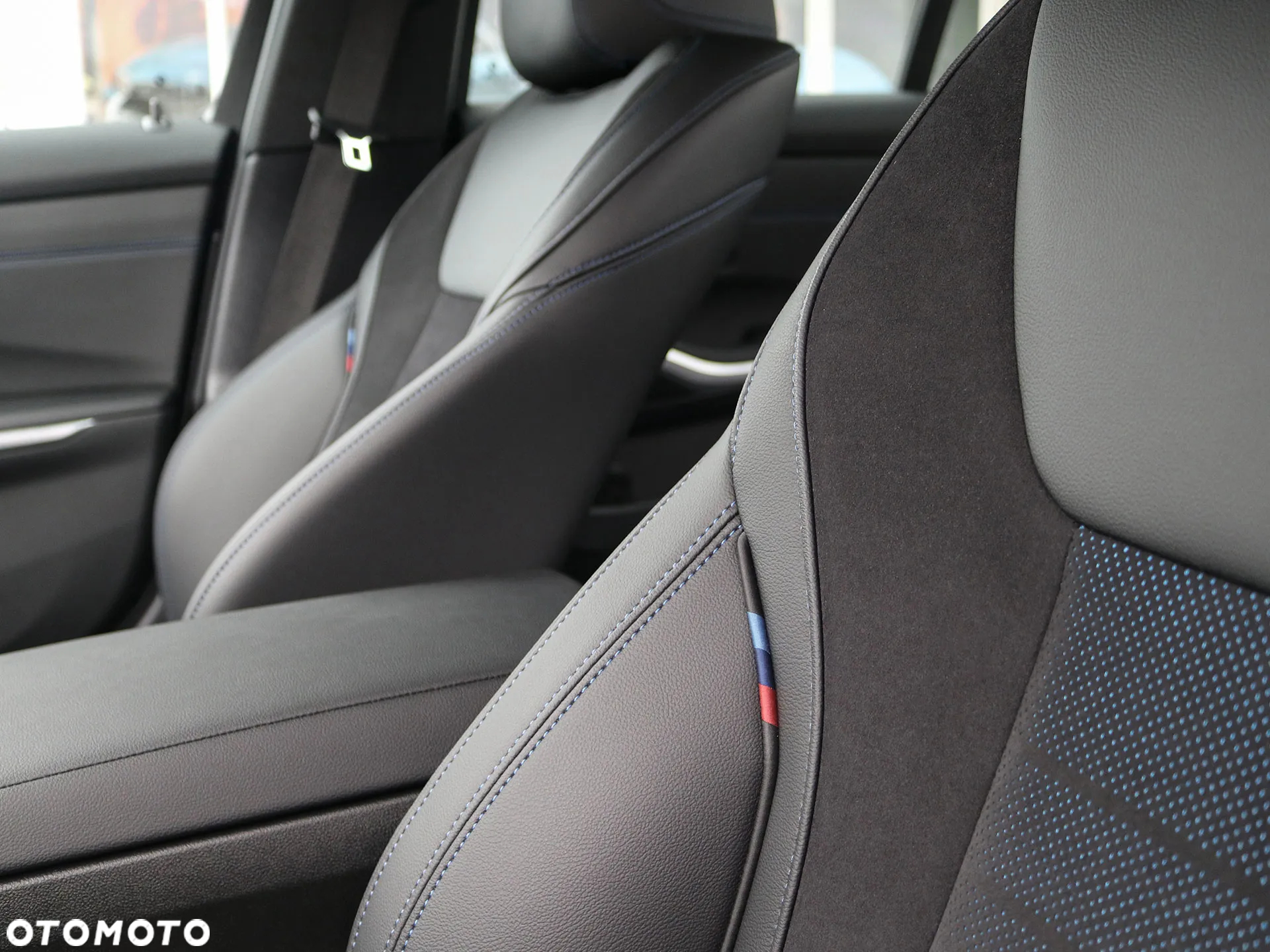 BMW Seria 3 318i M Sport - 27