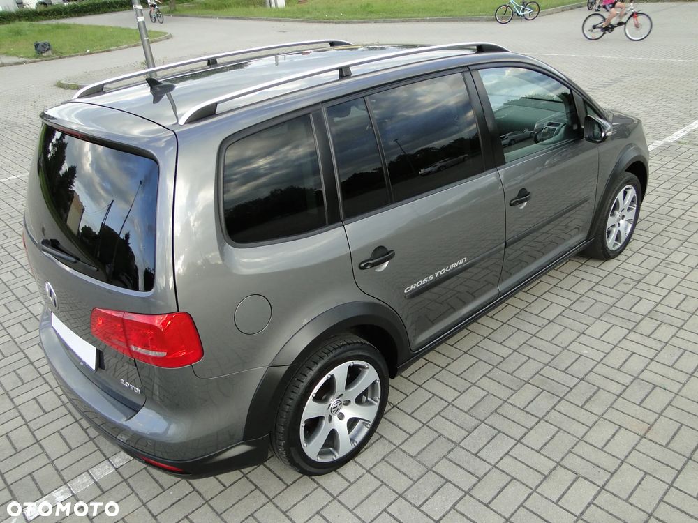 Volkswagen Touran 2.0 TDI DPF Cross - 4