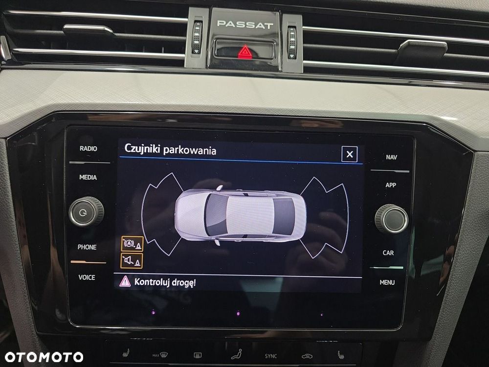 Volkswagen Passat - 26