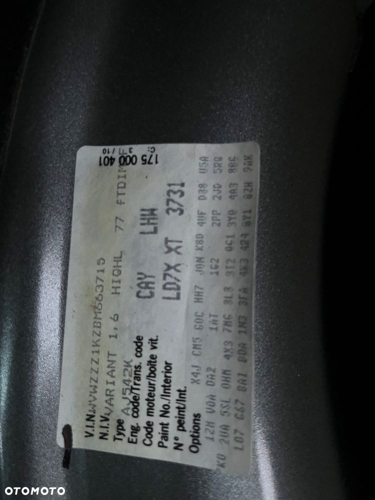 Volkswagen Golf 1.6 TDI Highline - 25