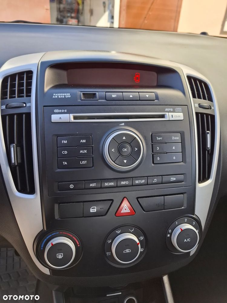 Kia Ceed Cee'd 1.6 Comfort - 11