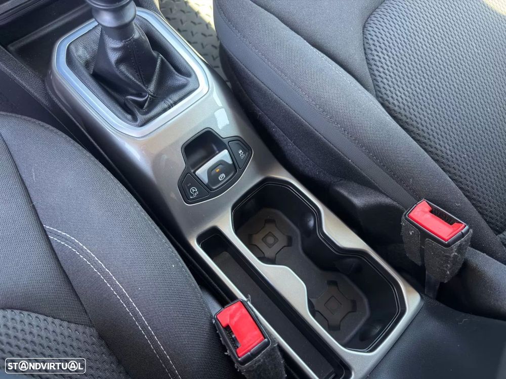 Jeep Renegade 1.0 T Limited - 32