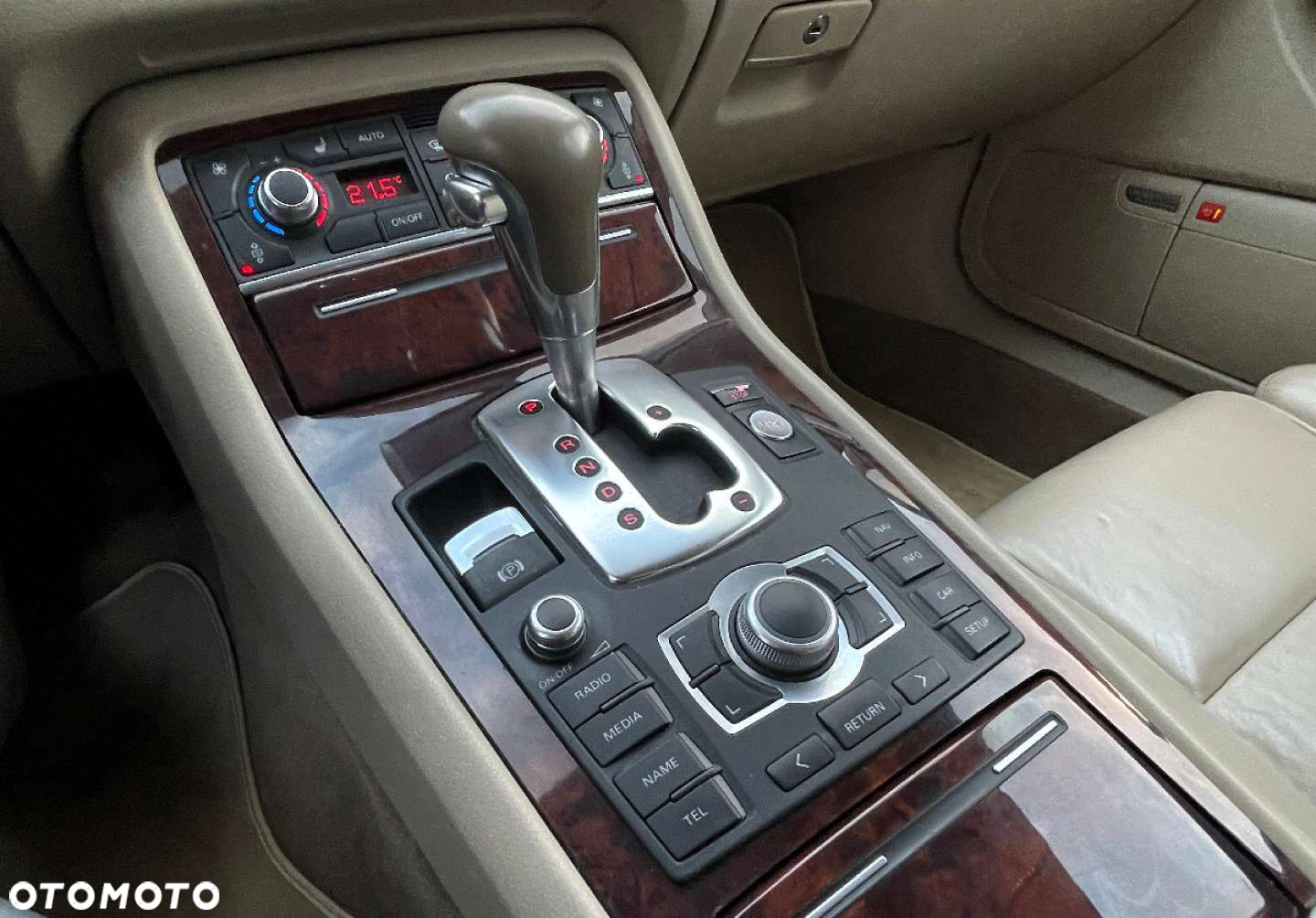 Audi A8 - 30