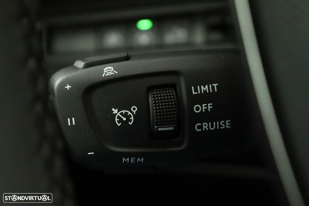 Peugeot 3008 1.2 Hybrid GT e-DCS6 - 19