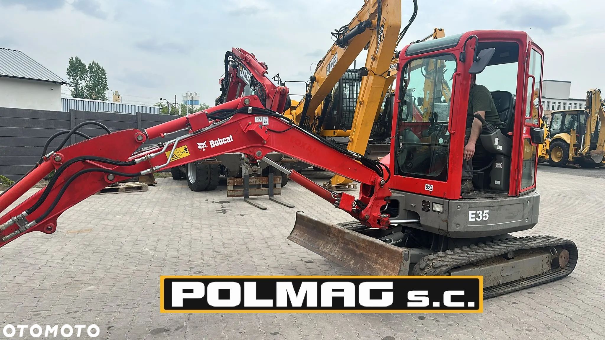 Bobcat E35 - 1