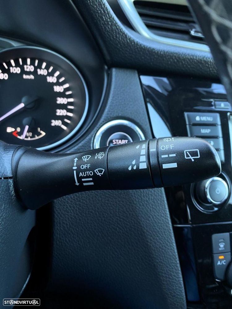 Nissan Qashqai 1.5 dCi N-Connecta J18 - 12