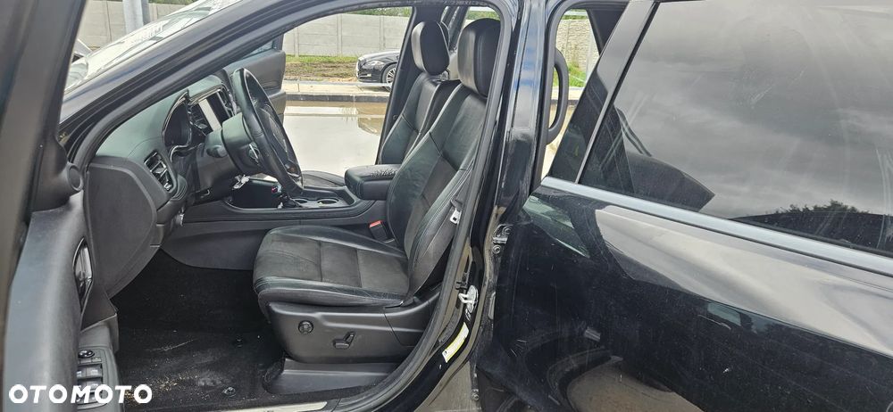 Dodge Durango III LIFT 2021- Fotel Fotele kanapa 2 rząd 3 rząd Tapicerka Boczki drzwi podłoga środek kolor czarny SKÓRA WELUR ZAMSZ 7 OSÓB grzane fotele - 1