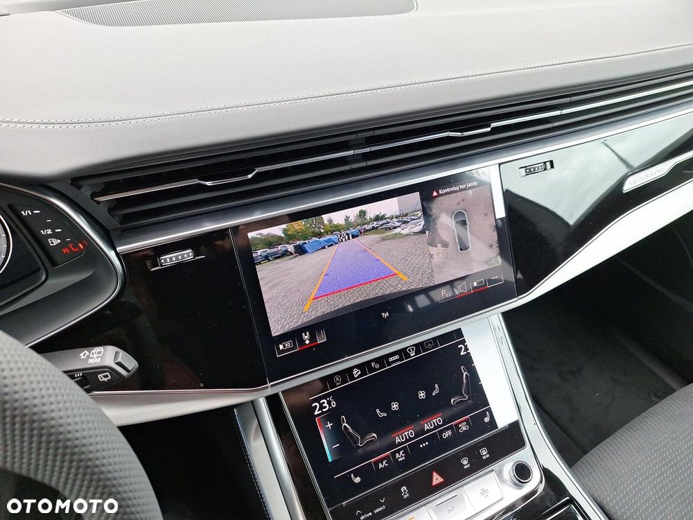 Audi Q8 - 35