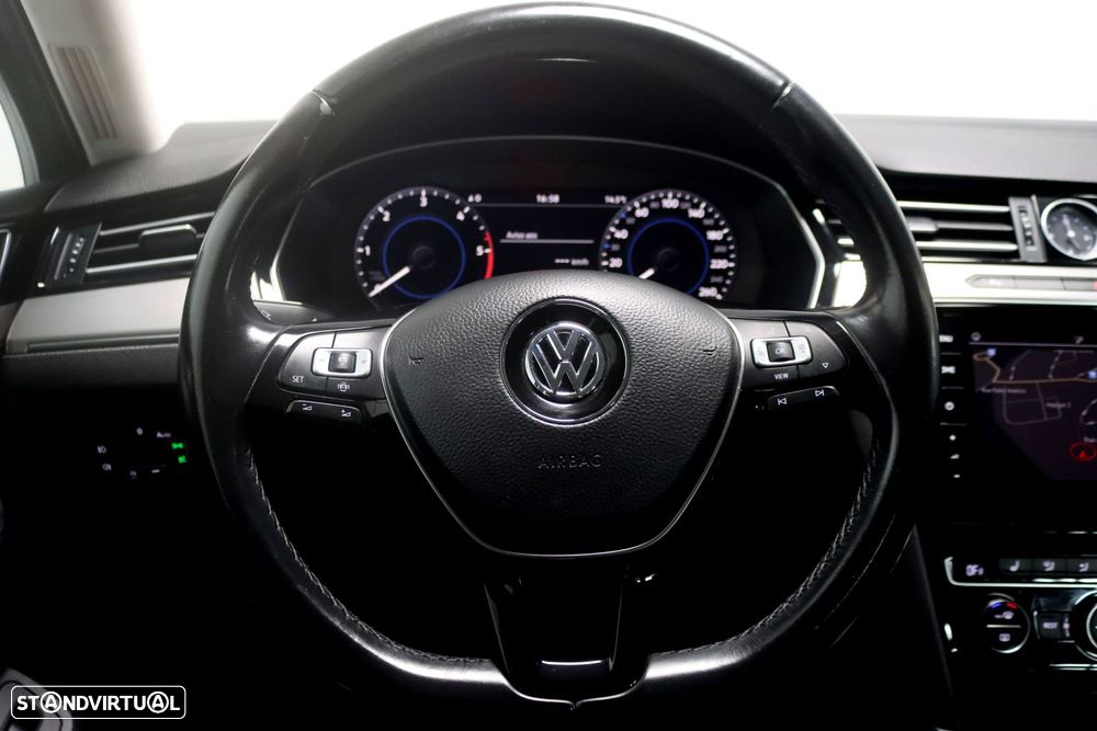VW Passat 2.0 TDI Highline - 14