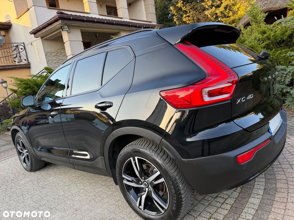 Volvo XC 40 B4 B DKG Plus Black Edition - 14