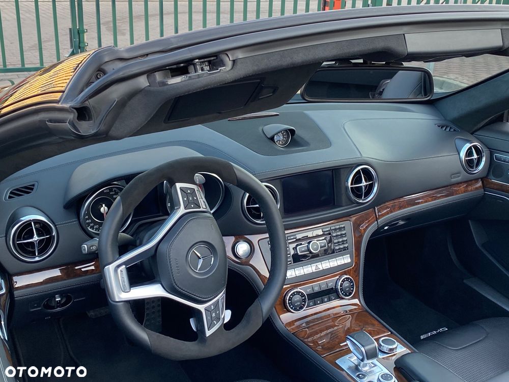 Mercedes-Benz SL 63 AMG AMG Speedshift MCT 7-Gang Sportgetriebe AMG Performance Package - 9