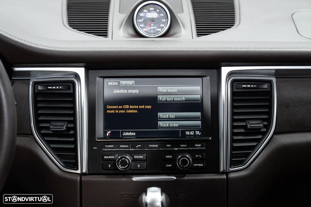 Porsche Macan Turbo PDK - 38