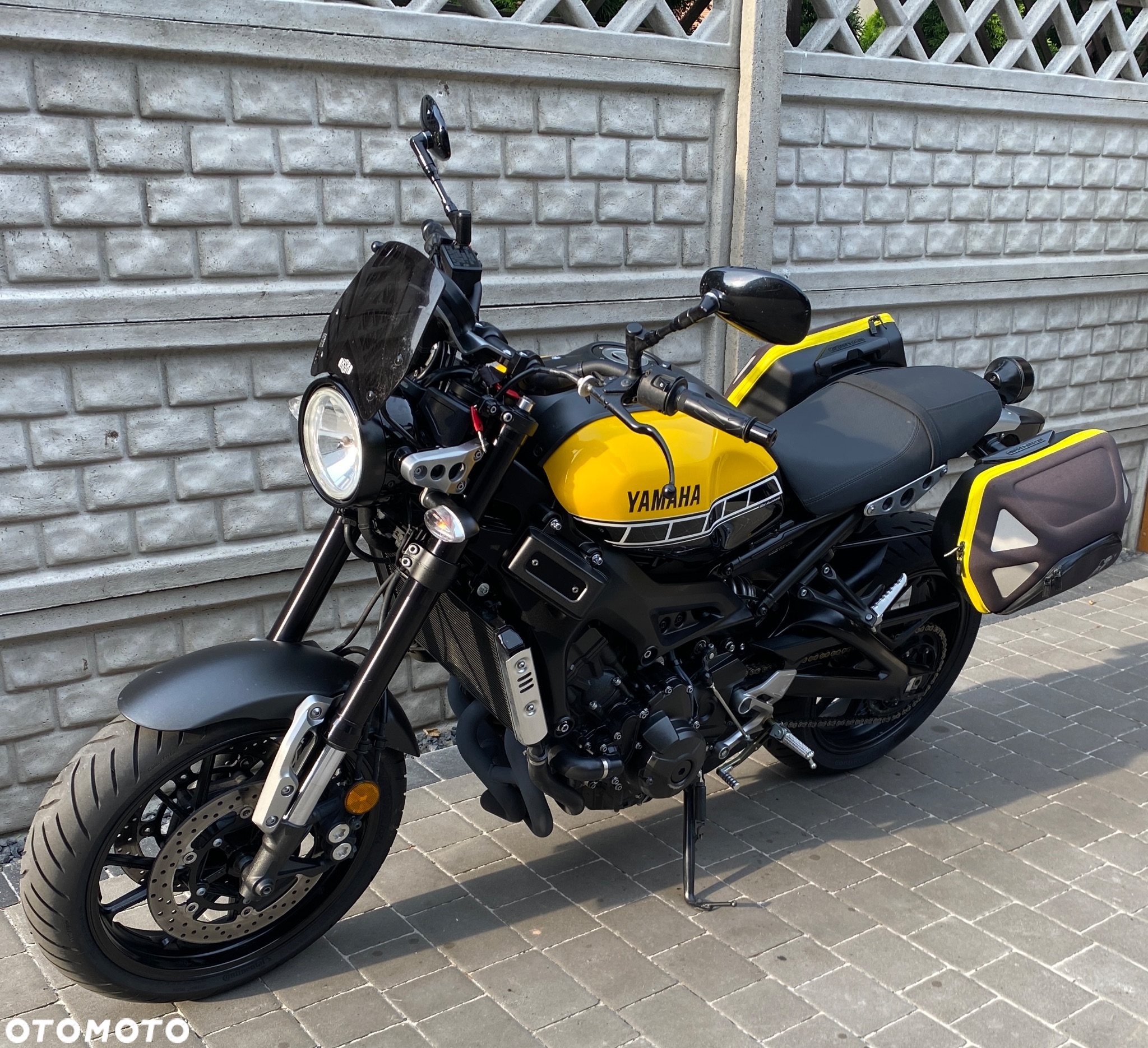 Yamaha XSR - 16
