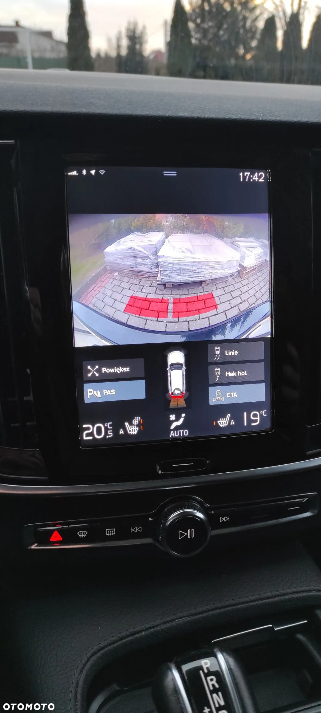 Volvo V90 D4 Momentum - 35