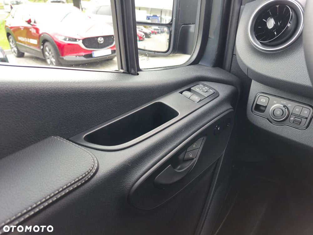 Mercedes-Benz Sprinter - 22
