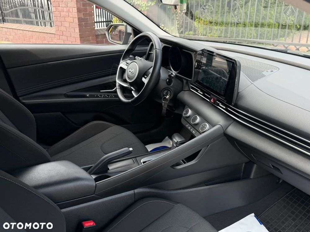 Hyundai Elantra 1.6 Modern CVT - 14