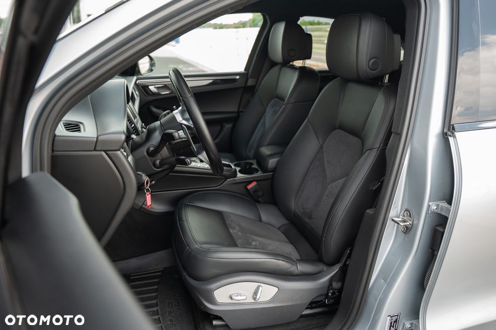 Porsche Macan S - 23