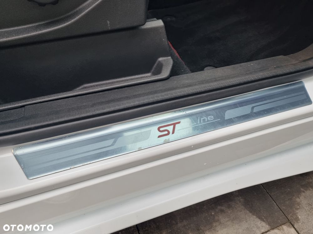 Ford Kuga 2.0 TDCi 4x2 ST-Line - 36