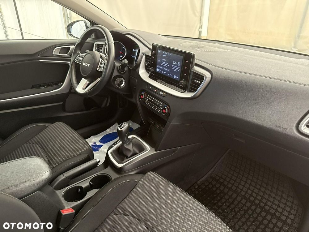 Kia Ceed - 24