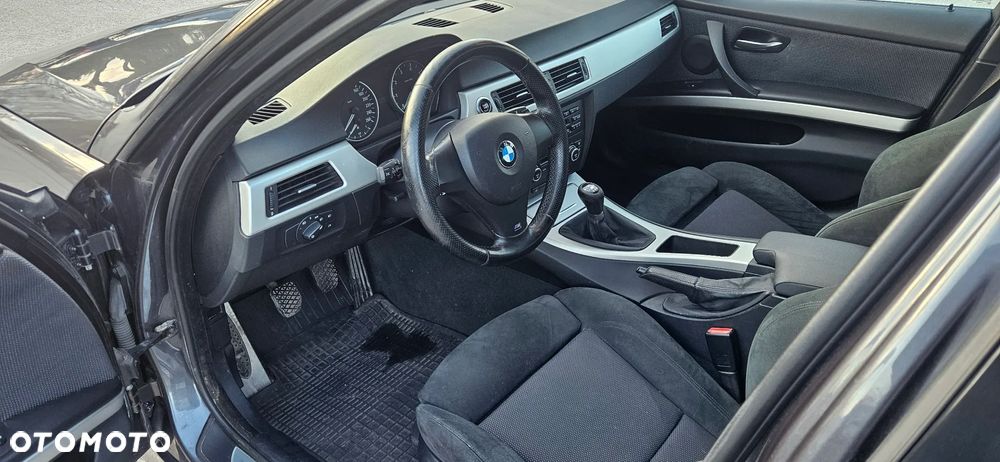 BMW Seria 3 320i - 13