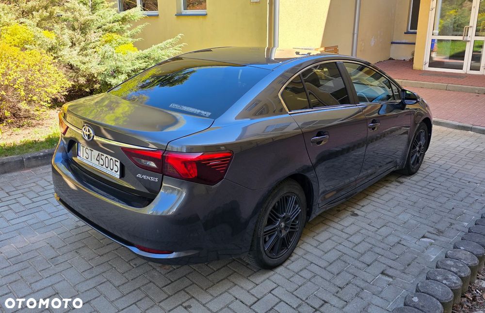 Toyota Avensis 2.0 D-4D Premium - 4