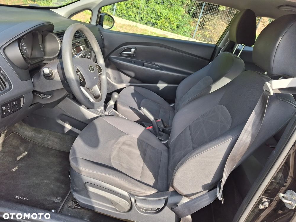 Kia Rio - 16
