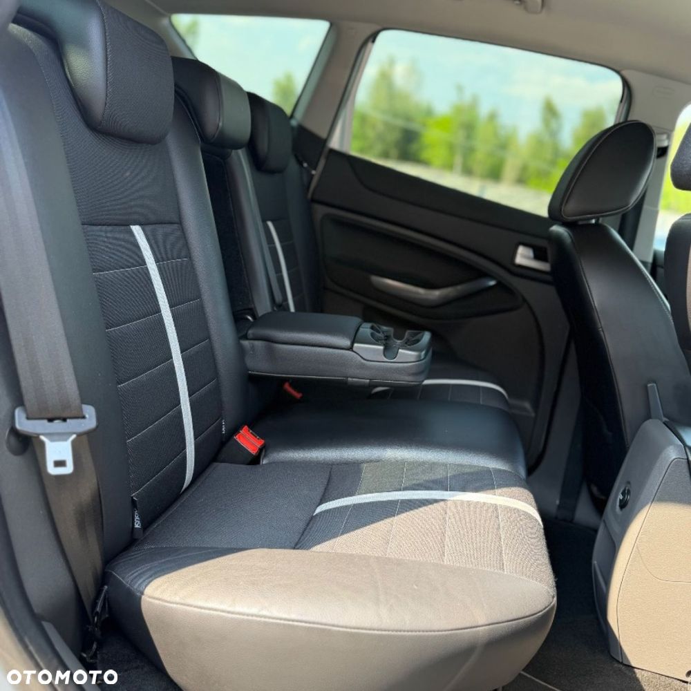 Ford Kuga - 28