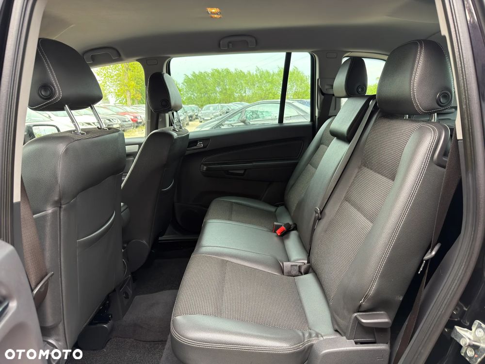 Opel Zafira 1.8 Cosmo - 29