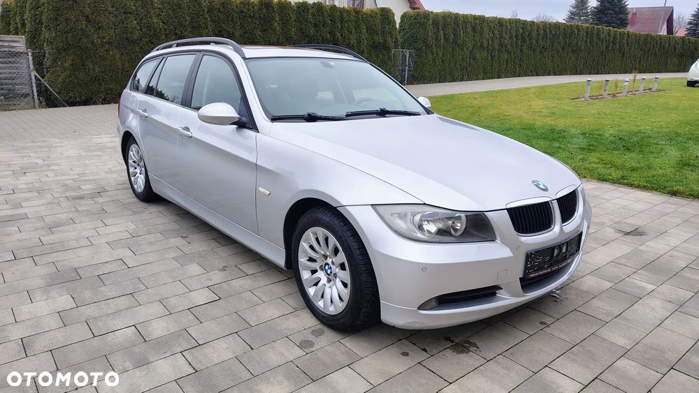 BMW Seria 3 320i - 3