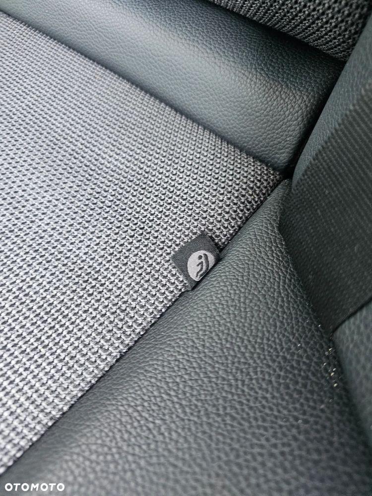 Mercedes-Benz Klasa C 180 CDI 7G-TRONIC Avantgarde Edition - 19