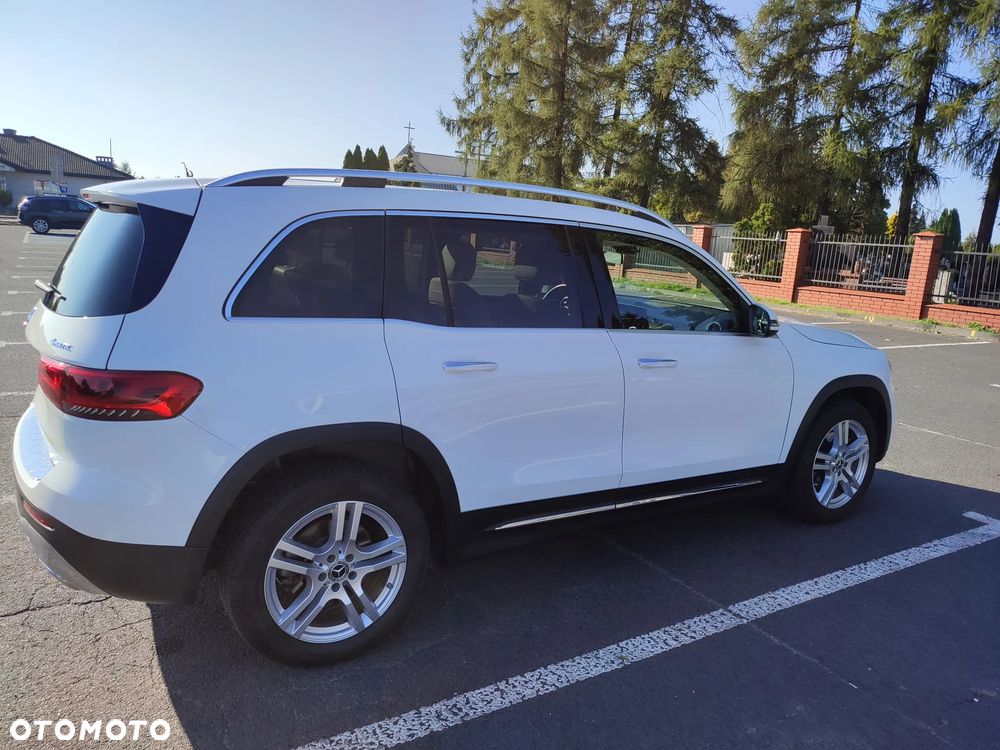Mercedes-Benz GLB 250 4-Matic 8G-DCT - 3