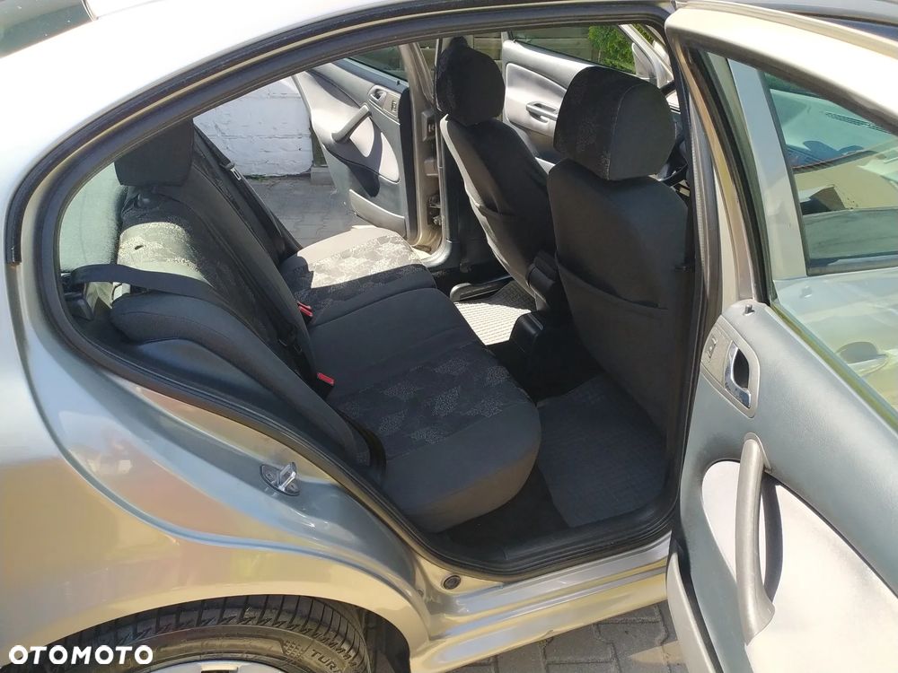 Skoda Octavia 1.6 Tour - 7