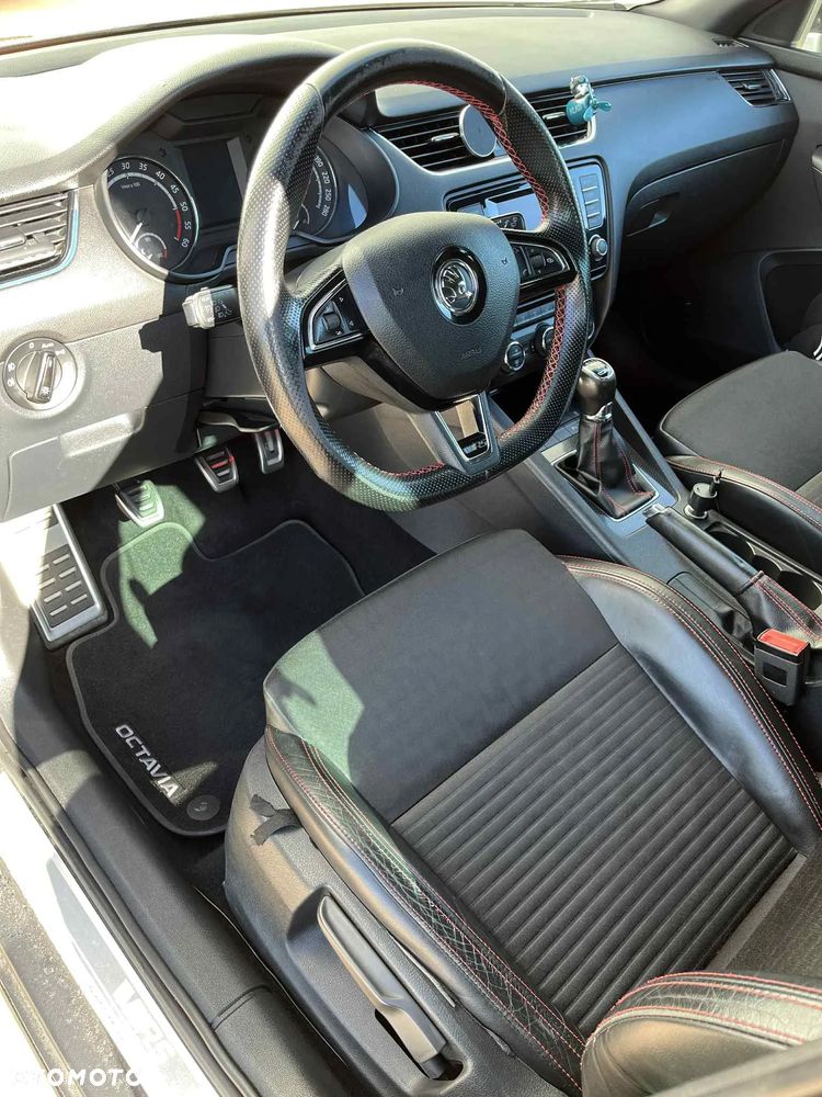 Skoda Octavia 2.0 TDI RS - 12