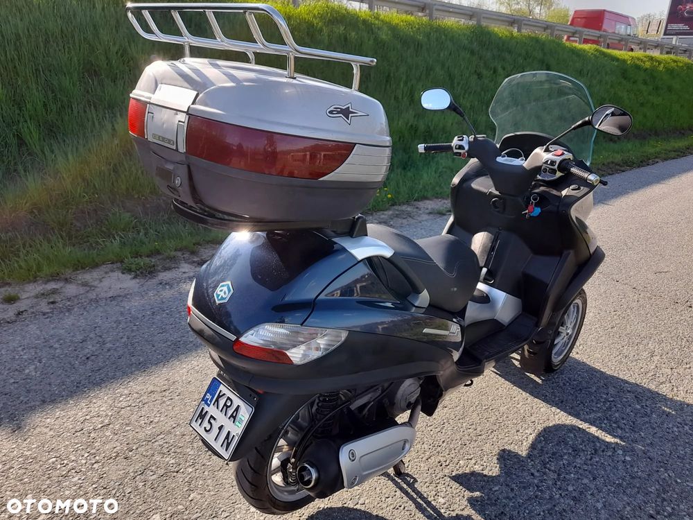 Piaggio MP-3 - 13