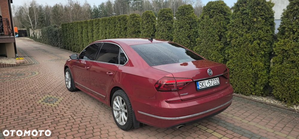 Volkswagen Passat - 4