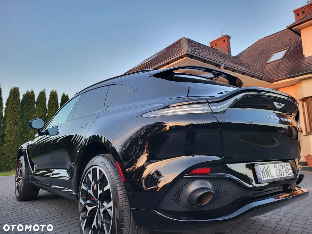 Aston Martin DBX - 30