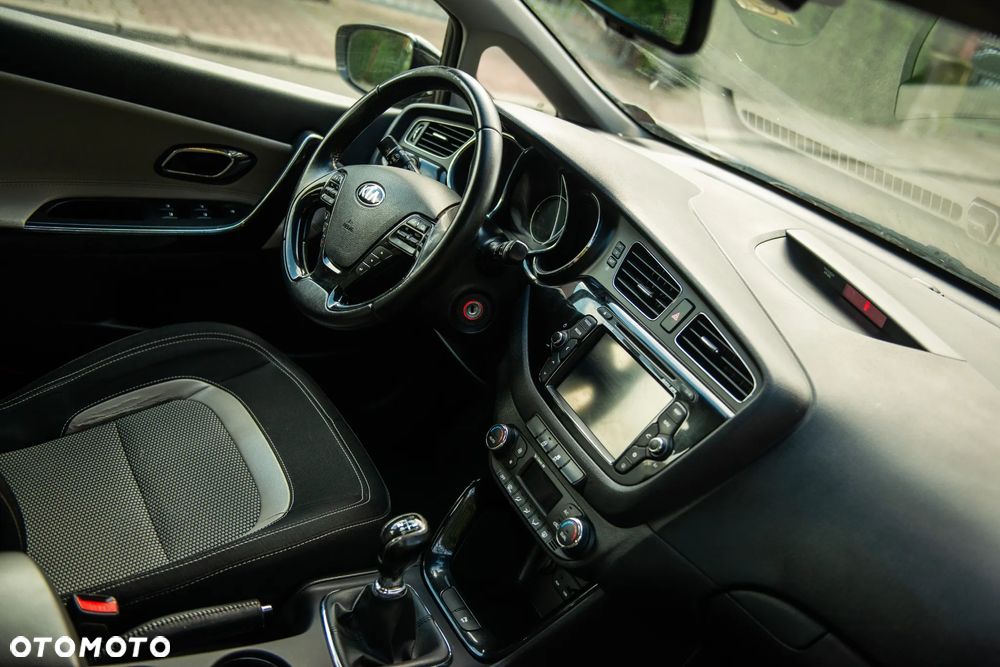 Kia Ceed 1.6 GDI Platinum Edition - 28