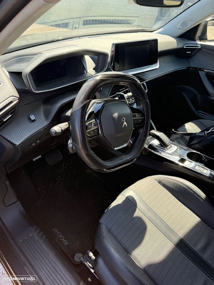 Peugeot 2008 PureTech 130 EAT8 Allure - 6