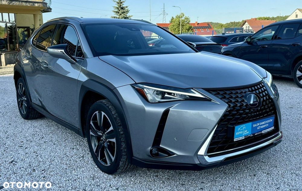 Lexus UX - 3