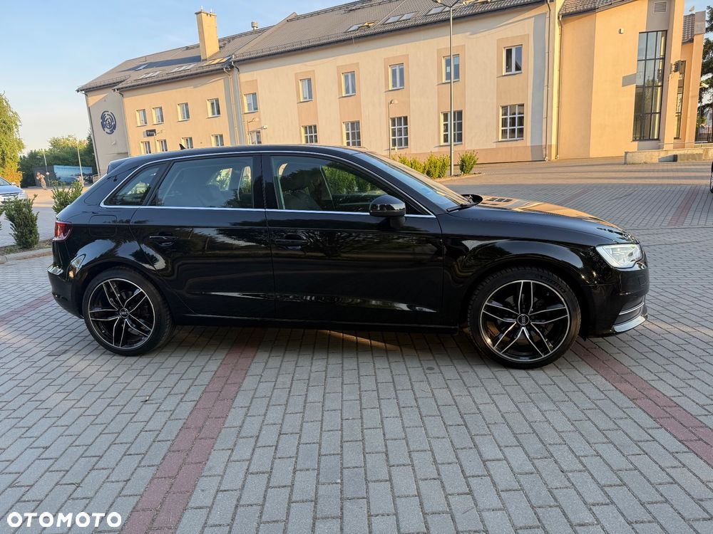 Audi A3 Sportback - 3