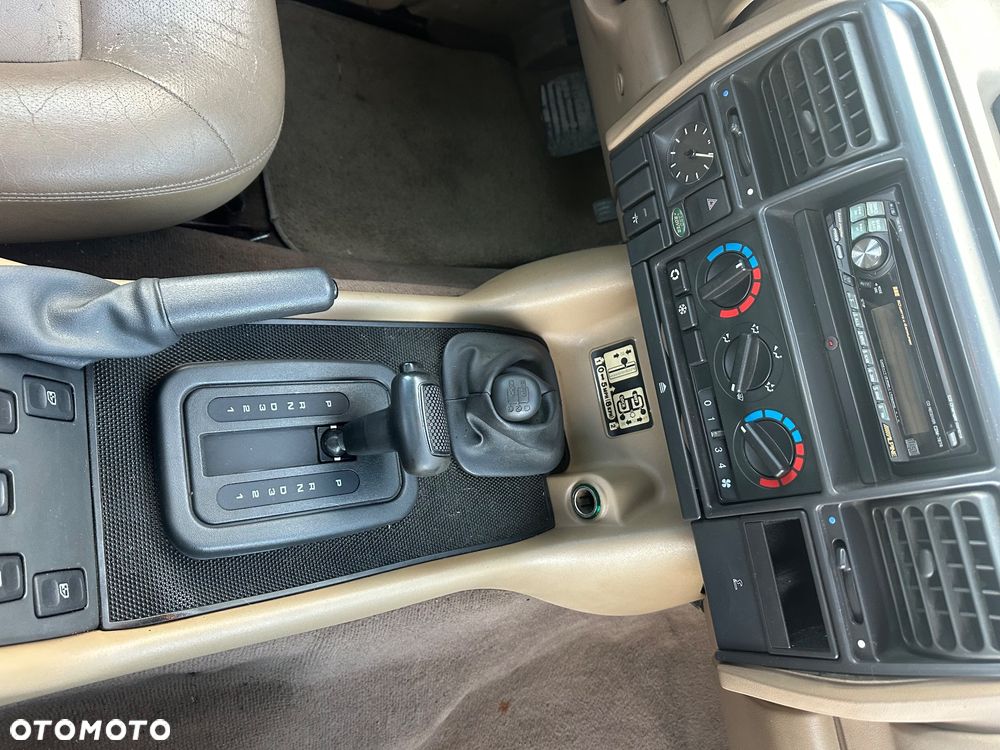 Land Rover Discovery - 25