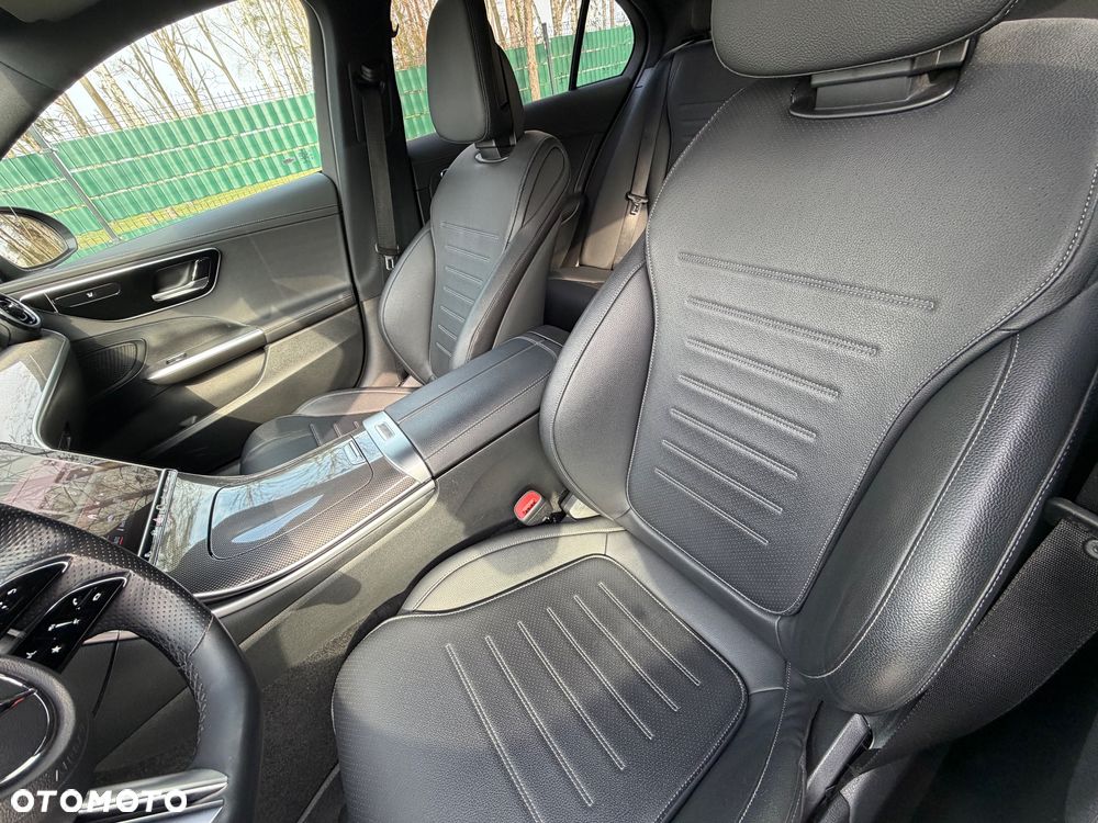 Mercedes-Benz Klasa C 200 9G-TRONIC AMG Line - 22