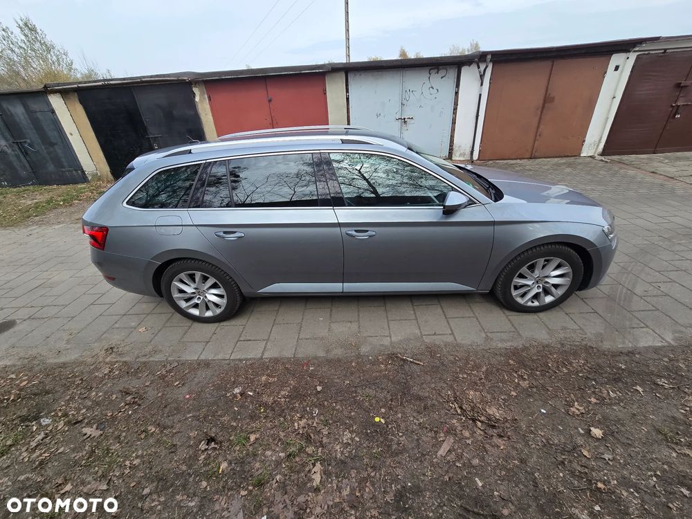 Skoda Superb 2.0 TDI DSG Premium Edition - 6