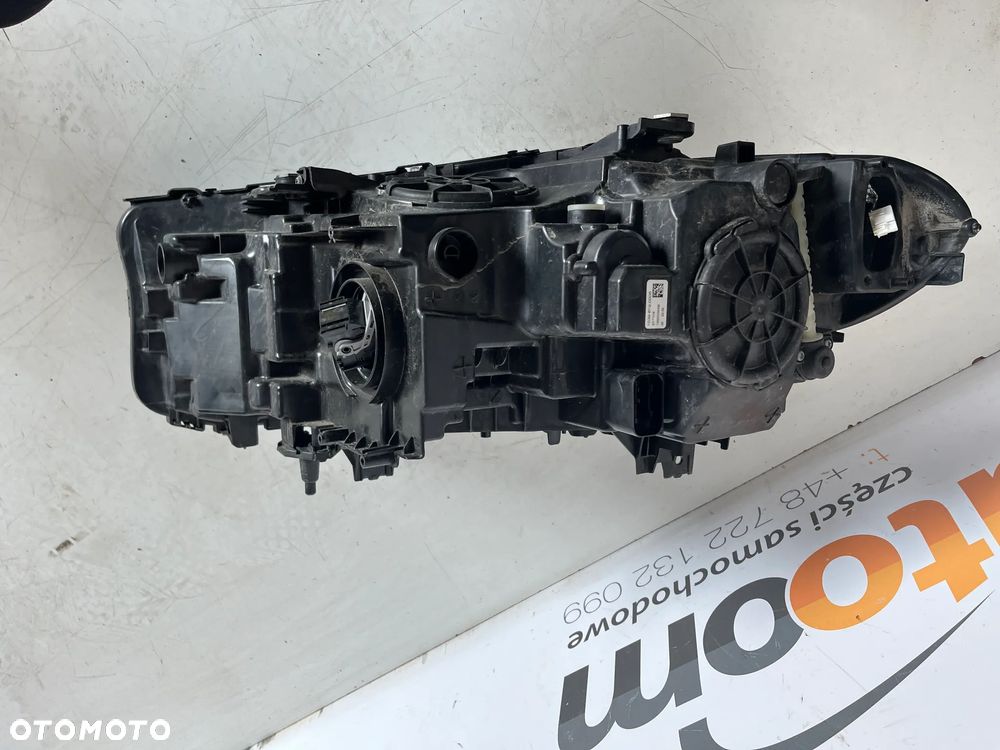 BMW 5 G30 G31 G38 Lampa przednia 7439210-01 - 5