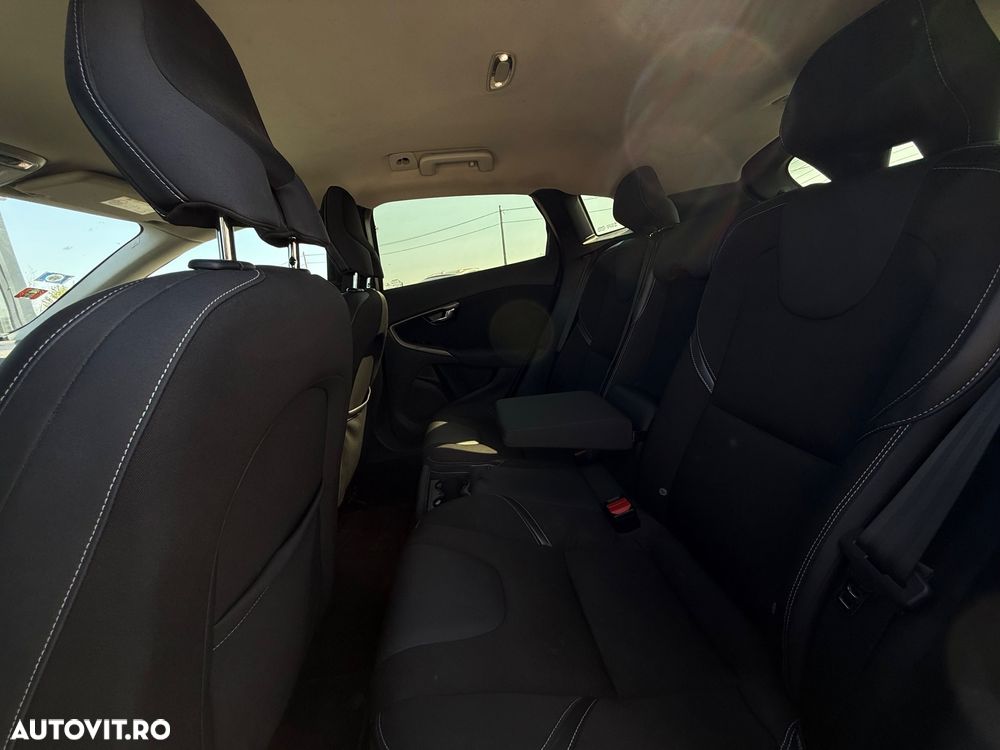 Volvo V40 D3 Summum - 7
