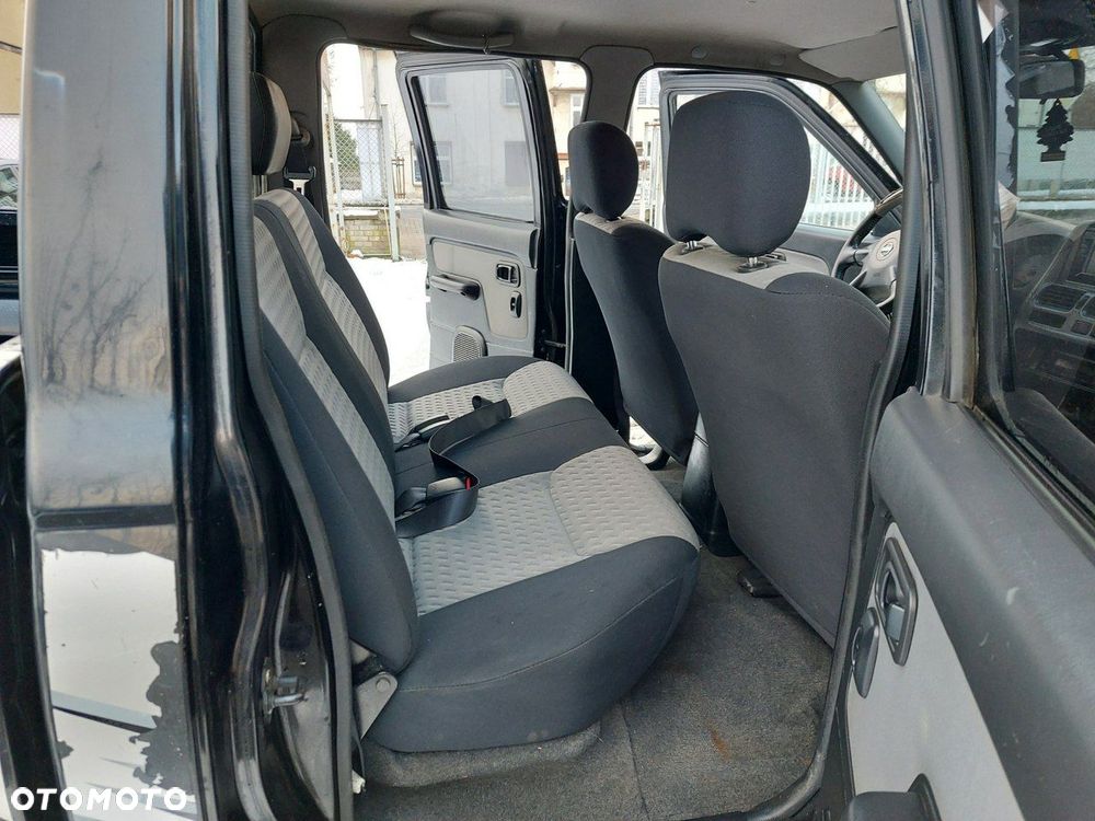 Nissan King Cab - 13