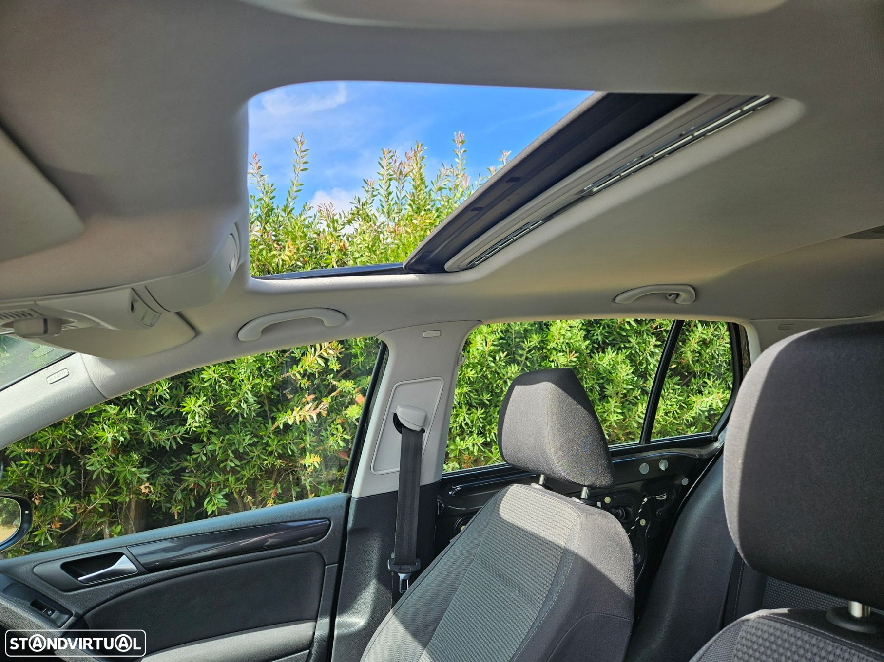 VW Golf 1.6 TDi Confortline - 14